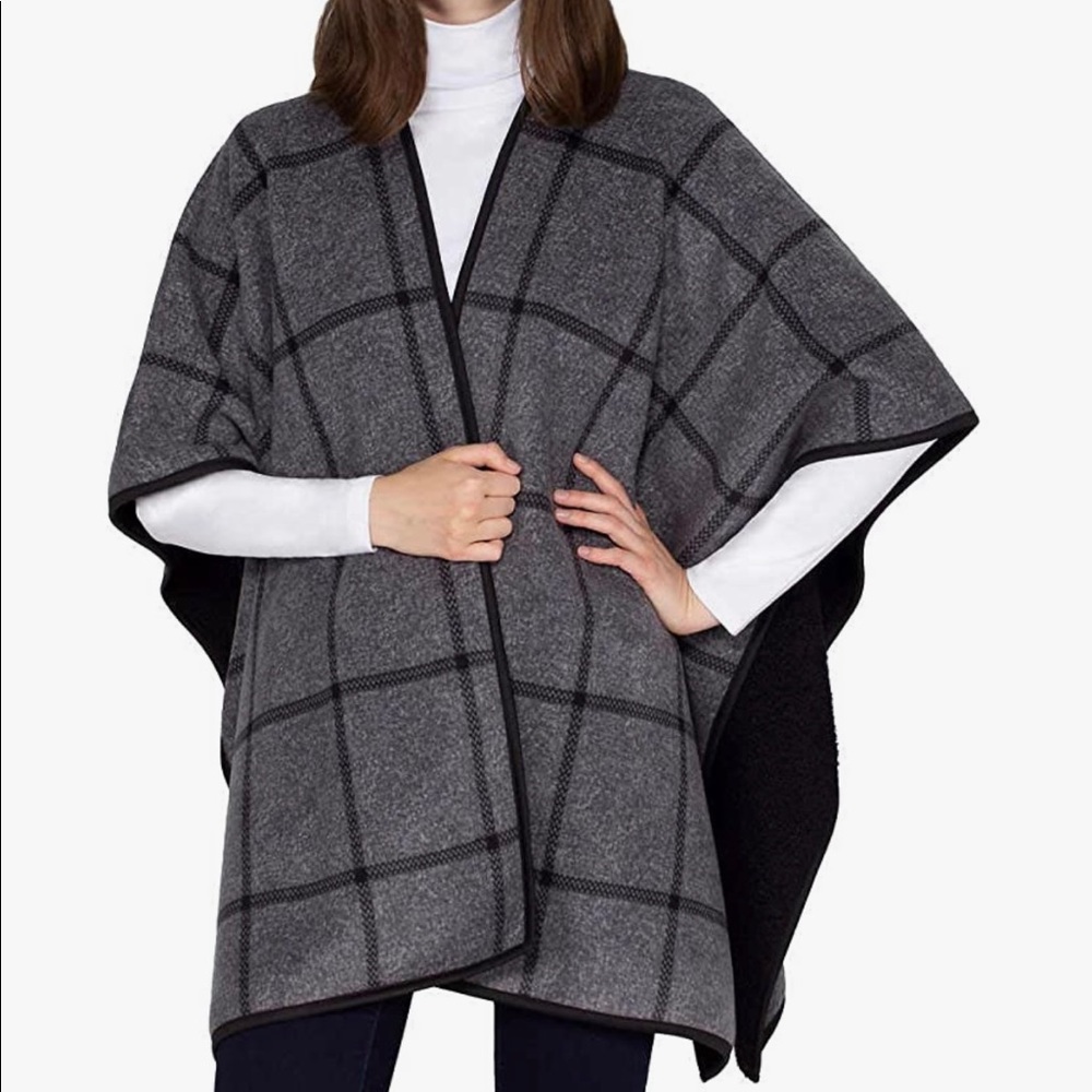 Ike Behar Resersible Fashion Wrap